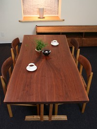 image_book_match_slit_02_200px